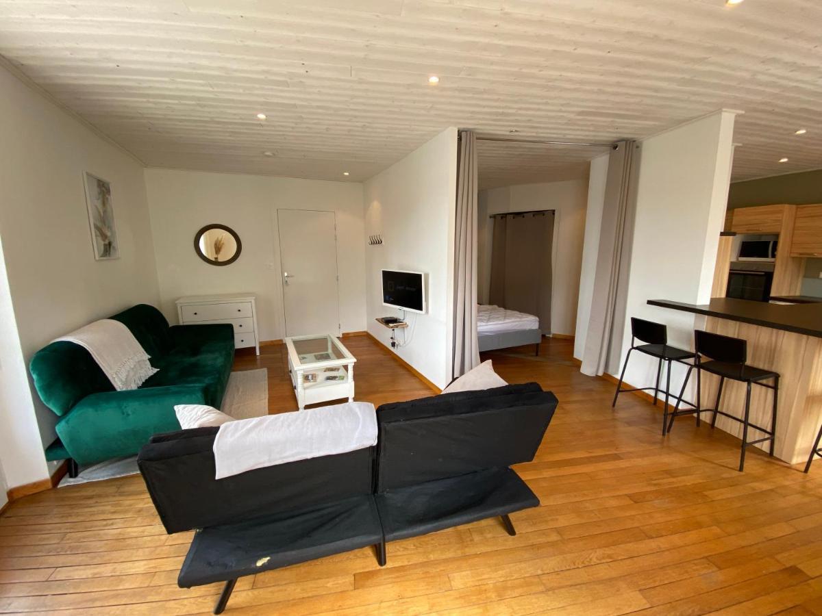 Le Logis Des Halles Cerizay Bagian luar foto